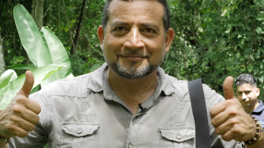 Vernon Arias 35